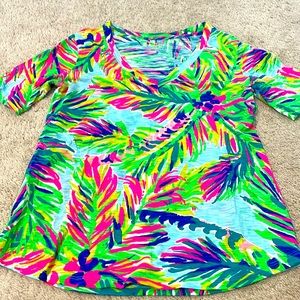 Lilly Pulitzer tshirt